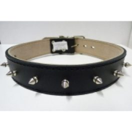 Bőr Nyakörv Szöges 4 / 65 cm